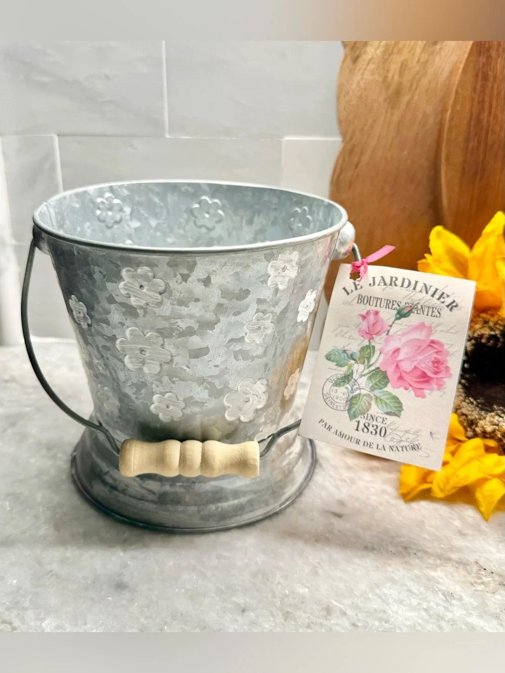 New Rustic Cottage Daisy Flower Print Metal Bucket Planter Holder Decor - 5.25”